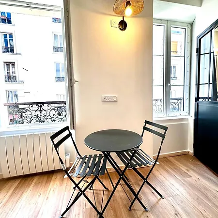 Sunny In The Heart Of 11eme Апартаменты