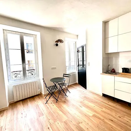 Sunny In The Heart Of 11eme Апартаменты