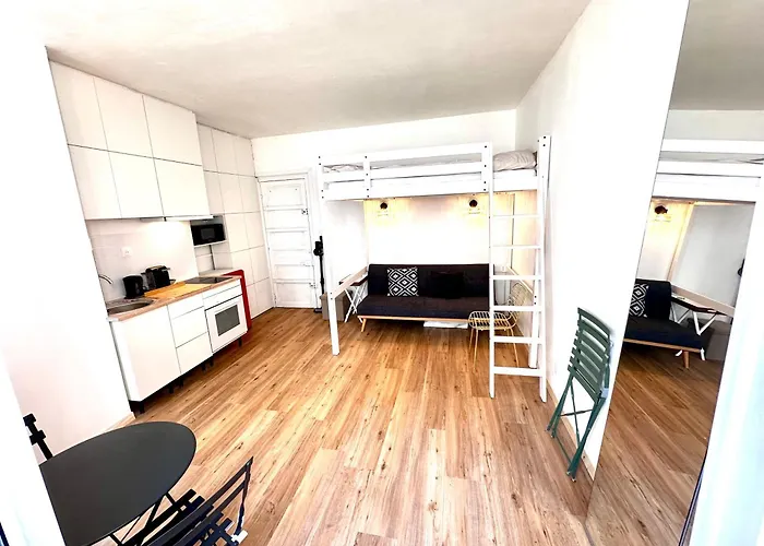 Sunny In The Heart Of 11eme Apartmán