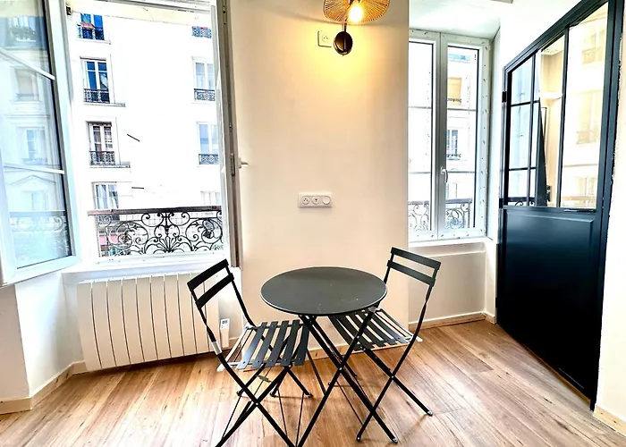 Sunny In The Heart Of 11eme Apartmán