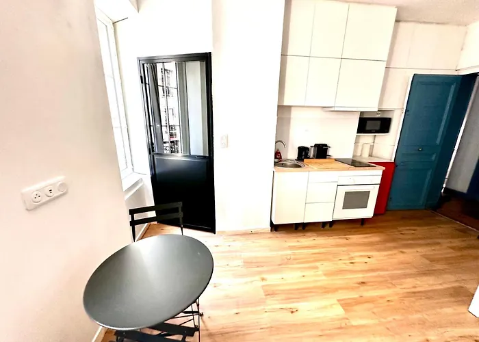 Apartmán Sunny In The Heart Of 11eme