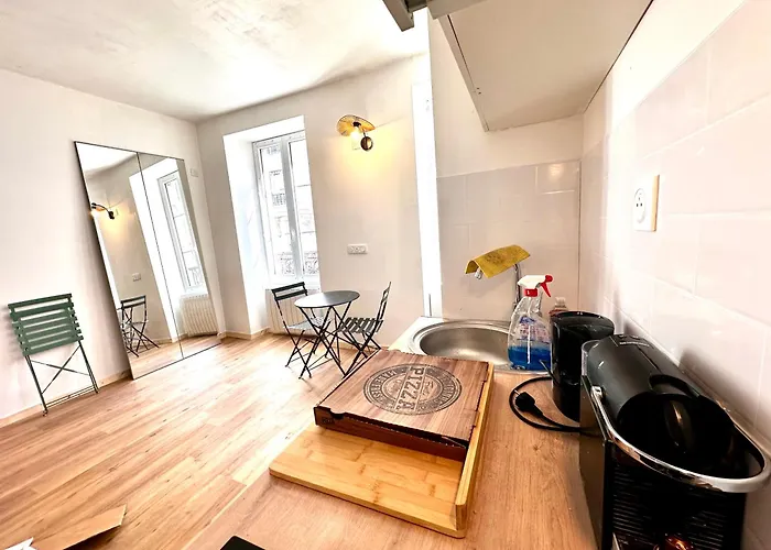 Apartmán Sunny In The Heart Of 11eme