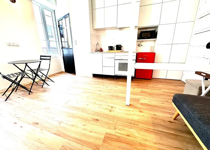 Apartmán Sunny In The Heart Of 11eme